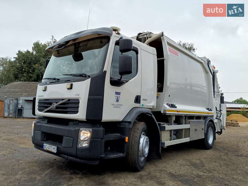 Спецтехніка Volvo FM 12