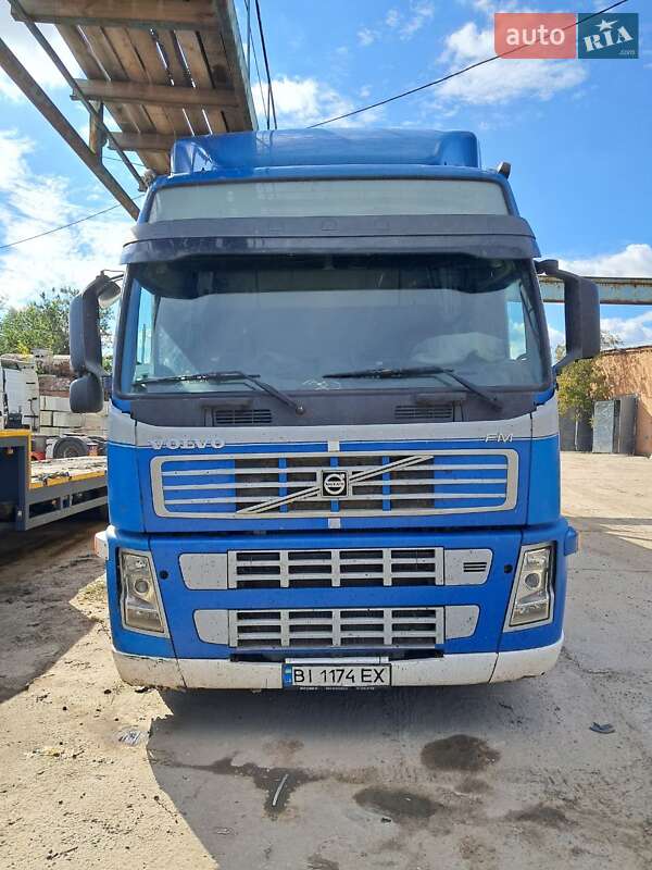Тягач Volvo FM 12