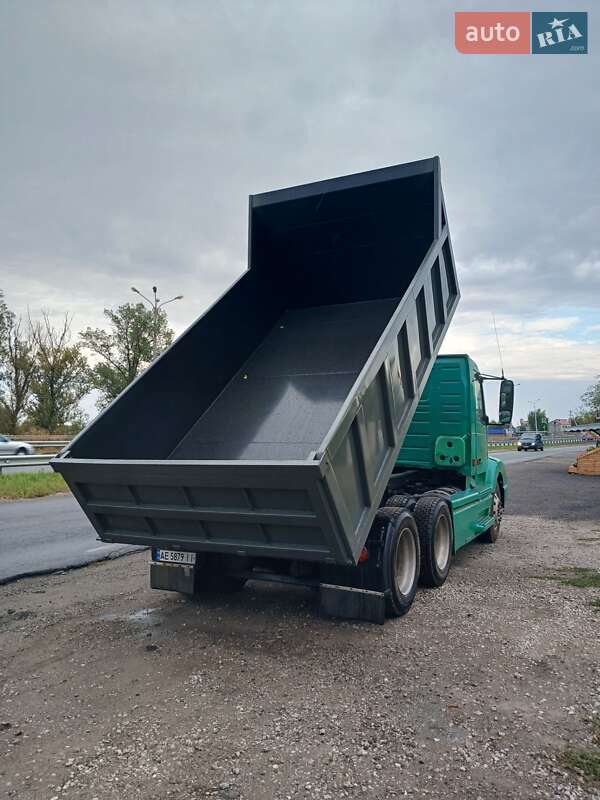 Самосвал Volvo FM 12