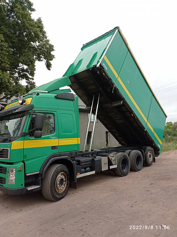 Вантажівки Volvo FM 13