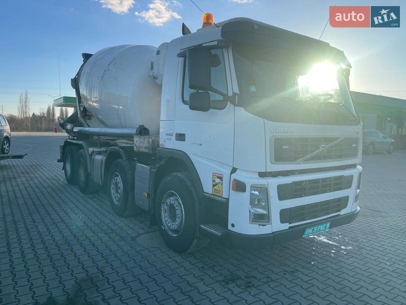 Спецтехника Volvo FM 13