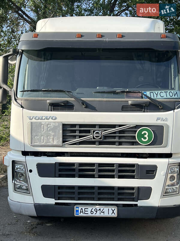 Тягач Volvo FM 9