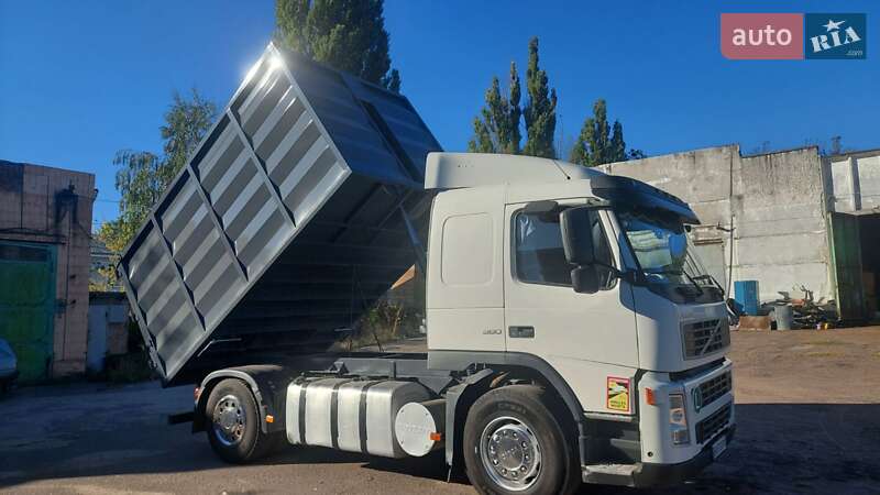 Самоскид Volvo FM 9