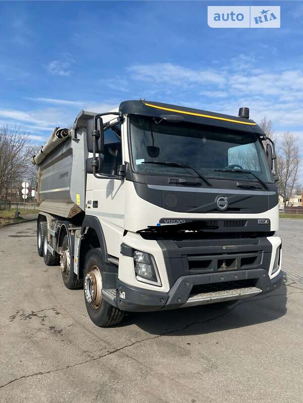 Самоскид Volvo FMX 11