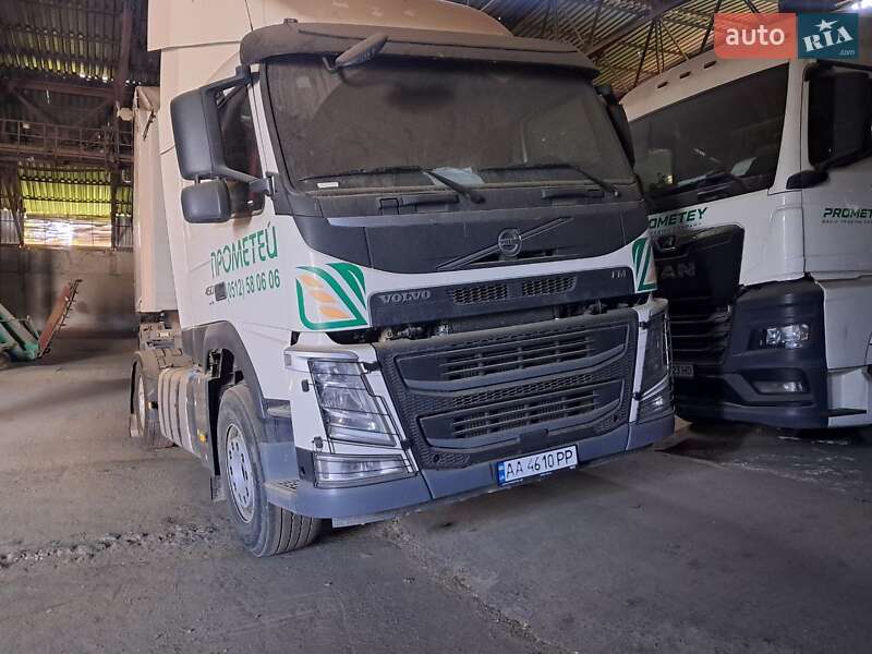 Тягач Volvo FMX 13