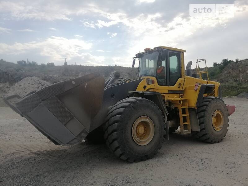 Фронтальный погрузчик Volvo L 220G