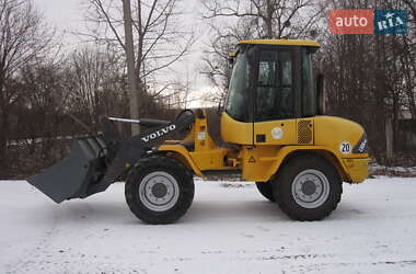 Volvo L30B  2002