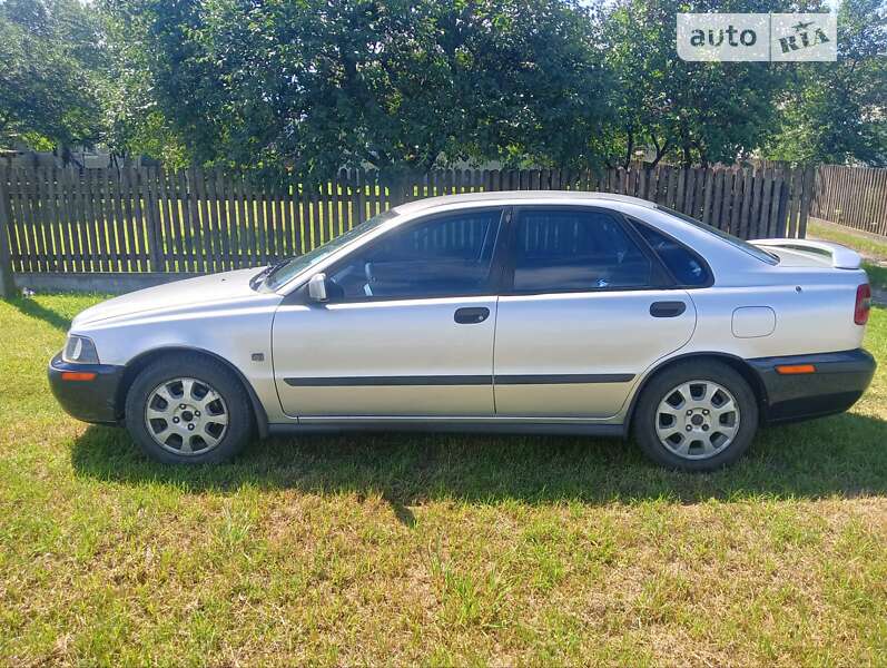 Volvo S40