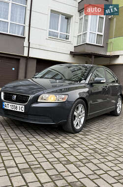 Volvo S40  2010