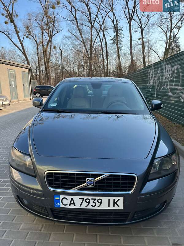 Volvo S40