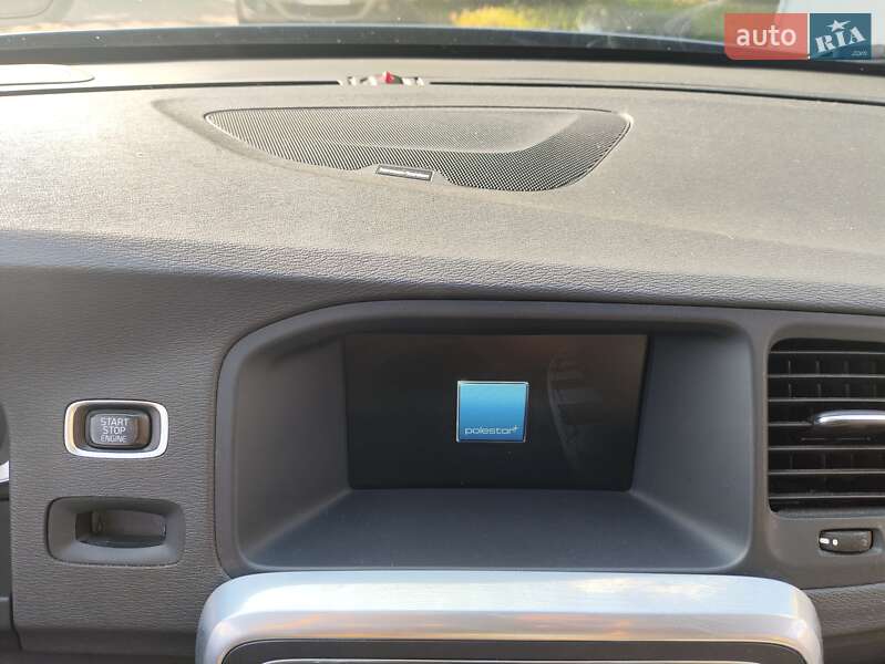 Седан Volvo S60 Cross Country