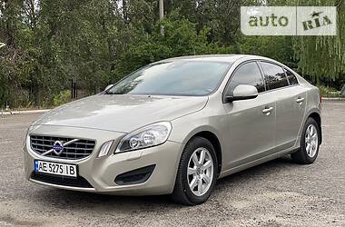 Volvo S60 Official  2012