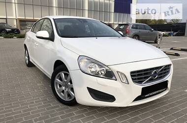 Volvo S60 OFICIALNAI   2012