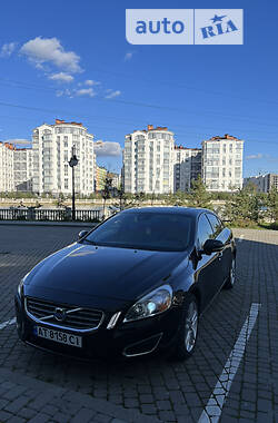 Volvo S60 AWD T5  2013