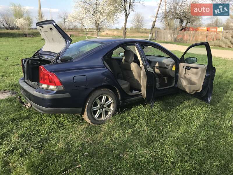 Хетчбек Volvo S60