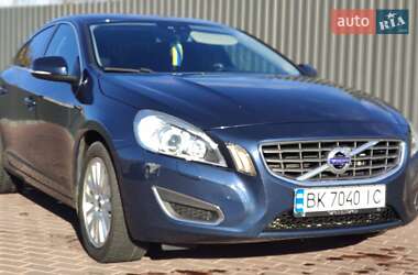 Volvo S60  2011