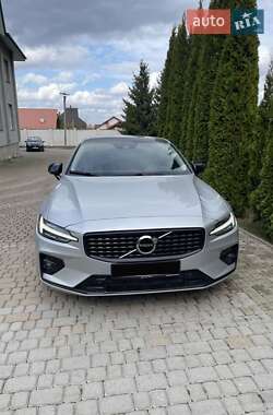 Volvo S60  2022