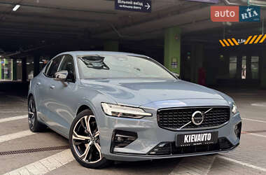 Volvo S60  2023