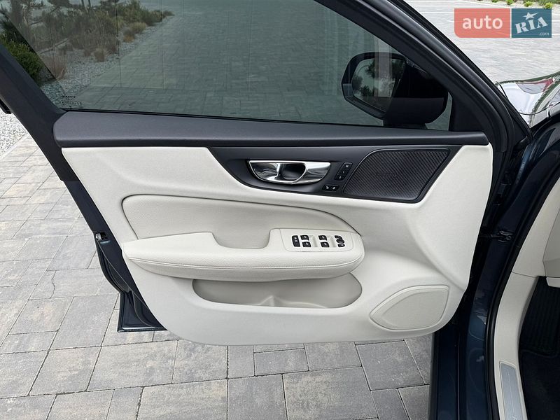 Седан Volvo S60 2023 в Луцьку фото 11 Седан Volvo S60 2023 в Луцьку