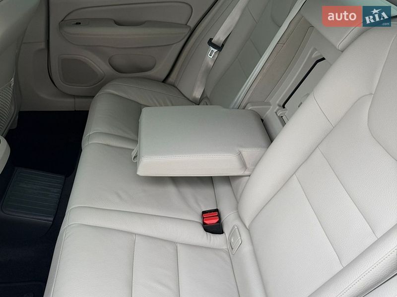 Седан Volvo S60 2023 в Луцьку фото 13 Седан Volvo S60 2023 в Луцьку