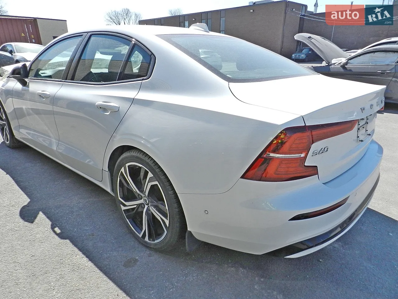 2023 Volvo S60 - фото 1