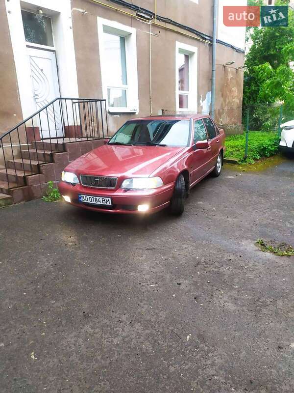 Седан Volvo S70