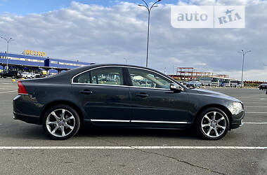 Volvo S80  2010