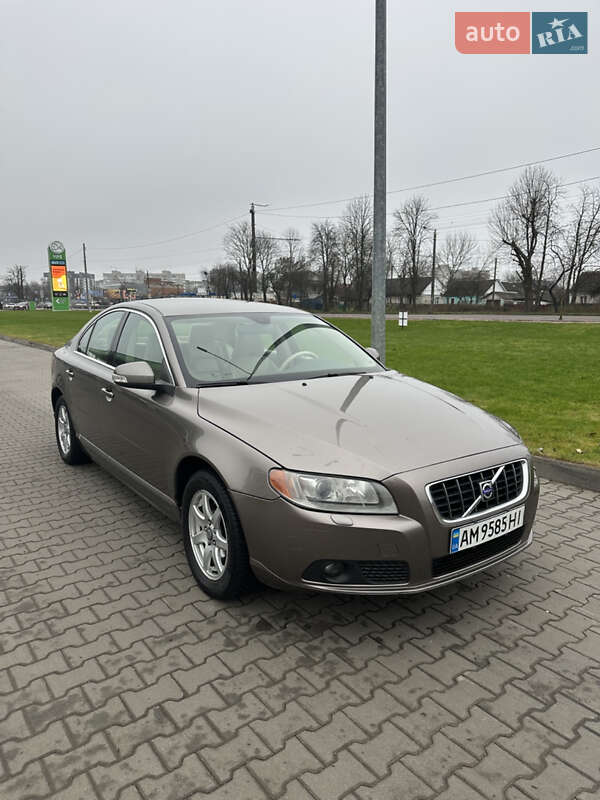 Volvo S80