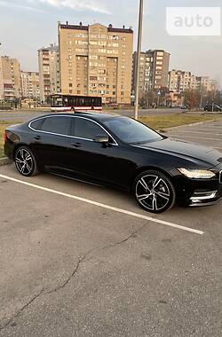 Volvo S90  2018