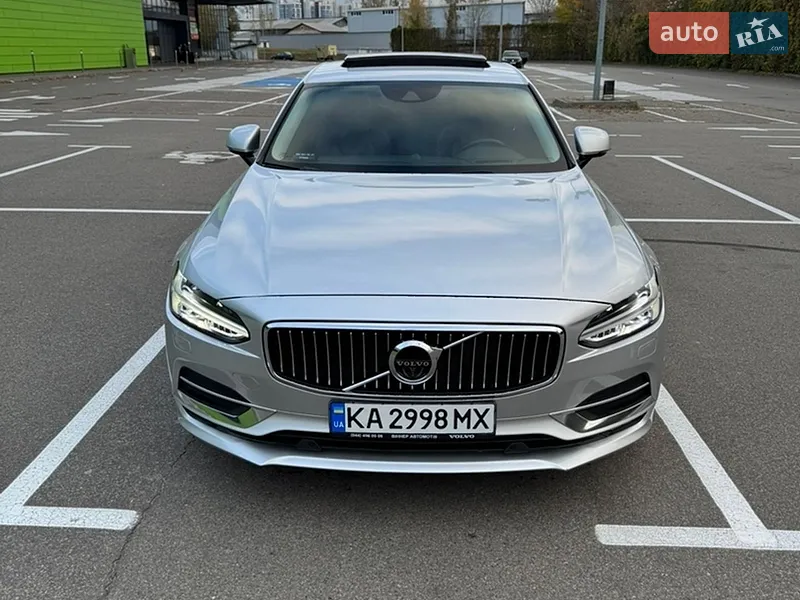 Volvo S90