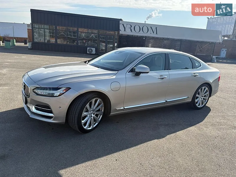 Volvo S90