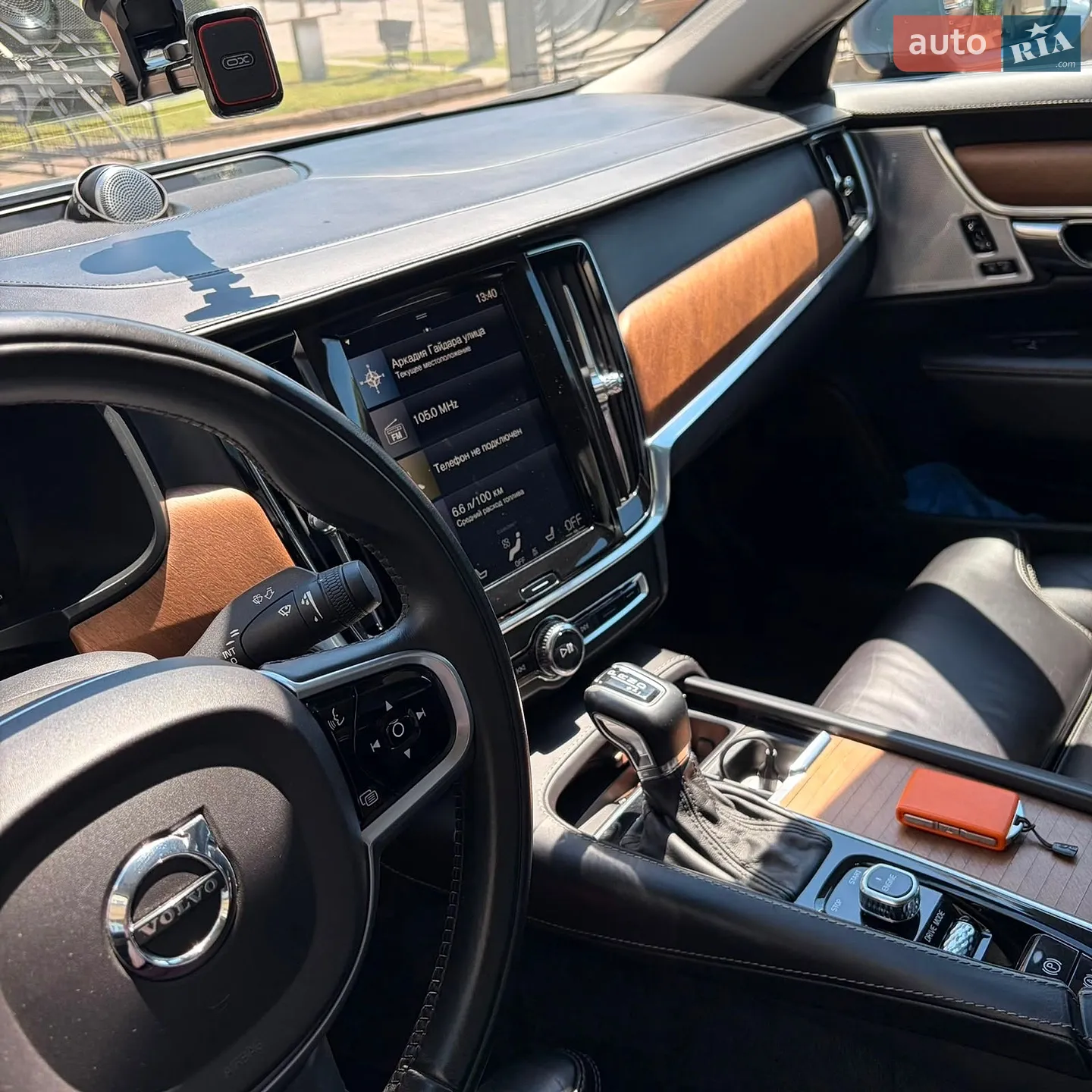 Volvo S90 2016 VIN YV1PS68BCH1005300 фото оголошення 10 з 31