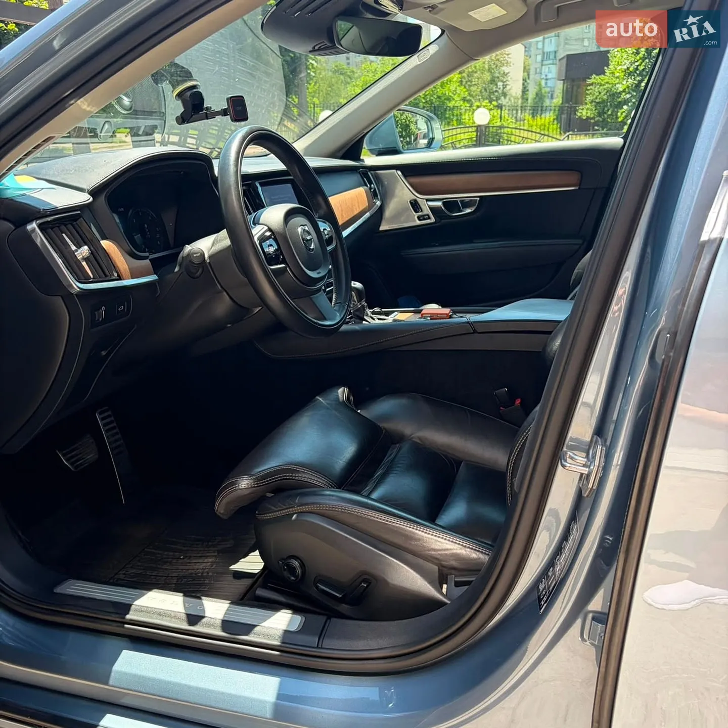 Volvo S90 2016 VIN YV1PS68BCH1005300 фото оголошення 28 з 31