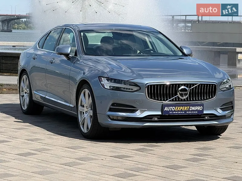 Volvo S90