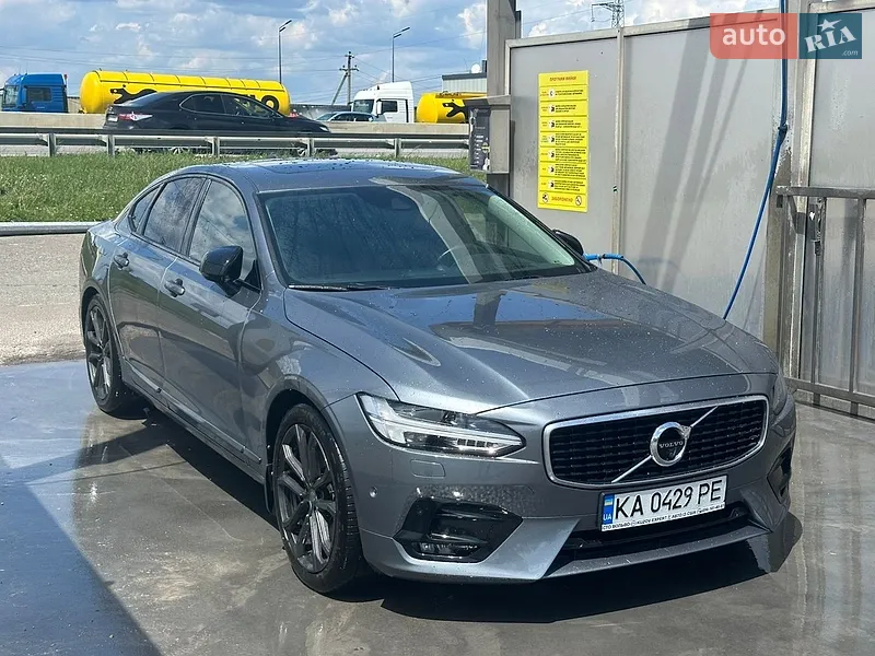 Volvo S90