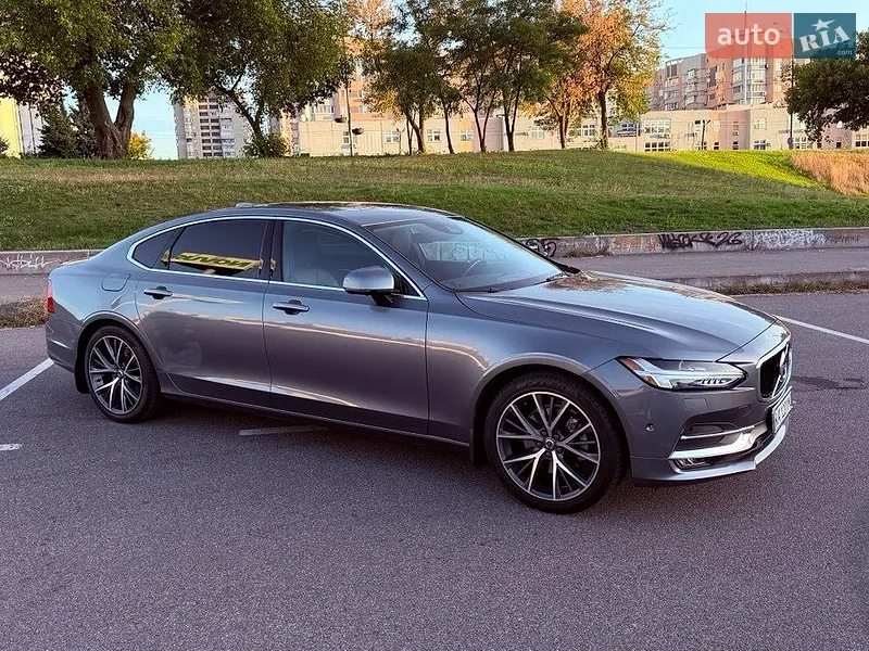 Volvo S90