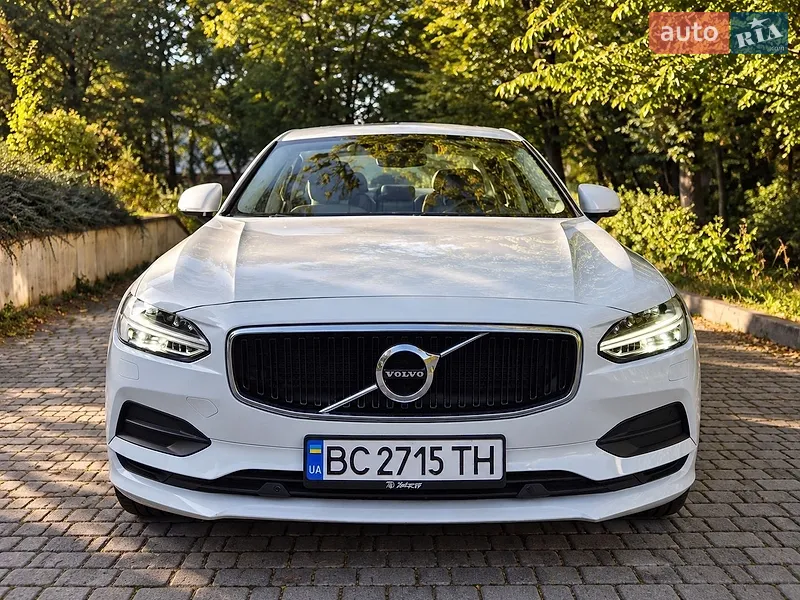 Volvo S90