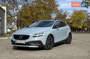 Volvo V40 Cross Country  2017