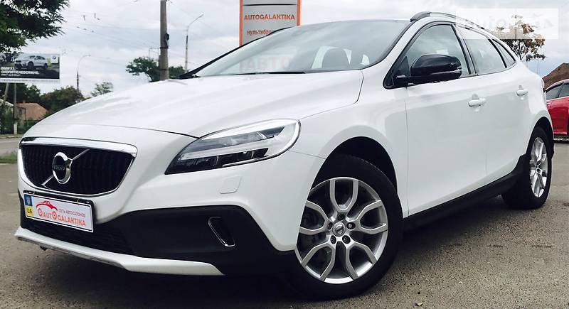 Volvo V40 2016 года