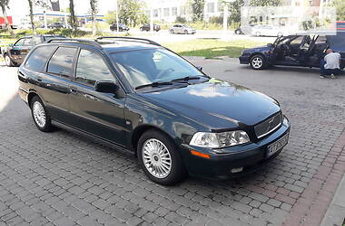 Volvo V40  2000