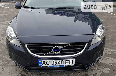 Volvo V40  2015