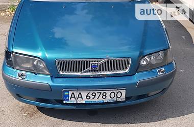 Volvo V40  2001