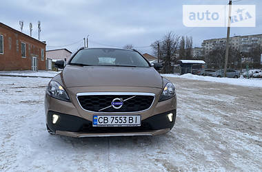 Volvo V40 cross country  2013