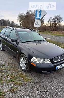 Volvo V40  2002