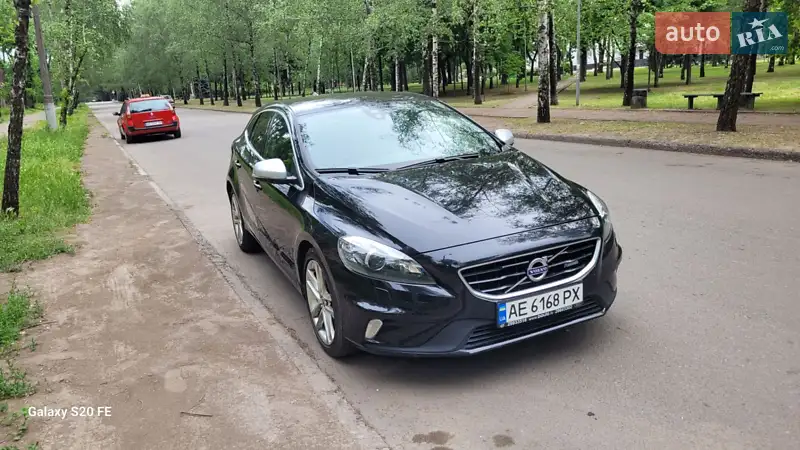 Volvo V40 2015