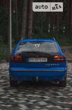 Volvo V40  2000