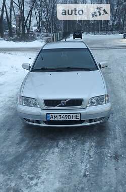 Volvo V40  2003