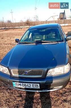 Volvo V40  2002