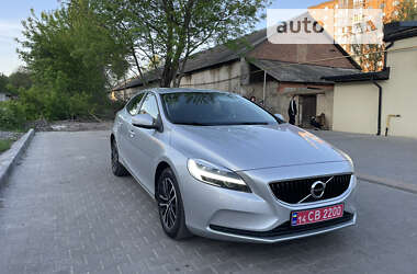 Volvo V40  2019