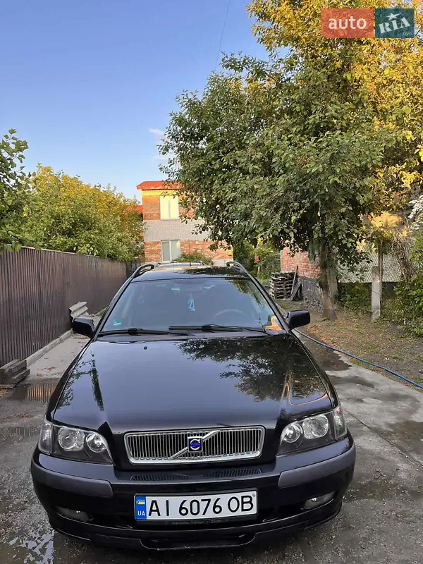 Volvo V40 2001